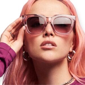 Quay berry/brown after hours. Extra large. Non polarized